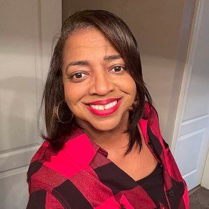 Meet your Posher, Valarie